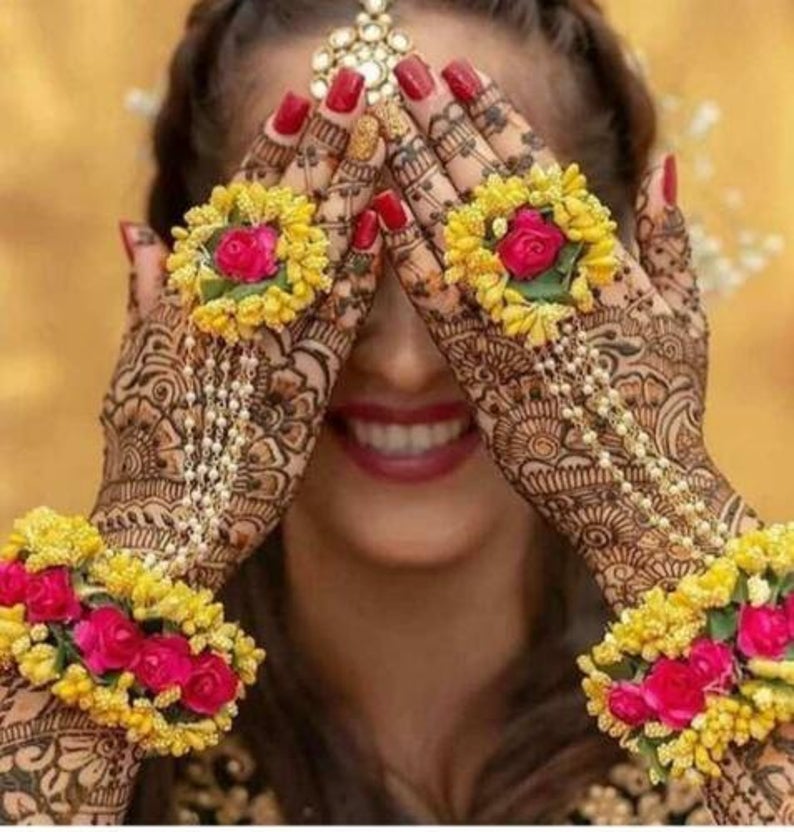 Read more about the article Floral Jewellery Designs Worn by Brides!