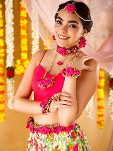 Read more about the article Everything You Should Know About Bridal Floral Jewelry