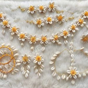 Myindiecraft Flower Jewellery Set With Shells Jewellery set Complete Bridal set