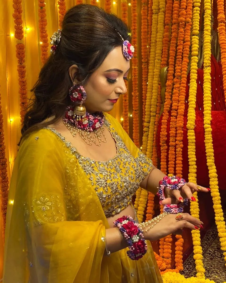 Myindiecraft - Pink Bridal Floral Jewellery Set for Mehendi Function / Artificial Flower Jewelry set - Image 5