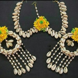 Myindiecraft Flower Set With Shells Maangtika & Earrings set