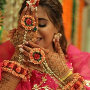 Myindiecraft Shells Floral  Bridal Floral Jewellery set for your Mehendi Day