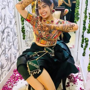 Myindiecraft Artificial Flower jewellery for Mehendi Ceremony